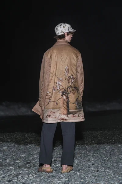 Look 11